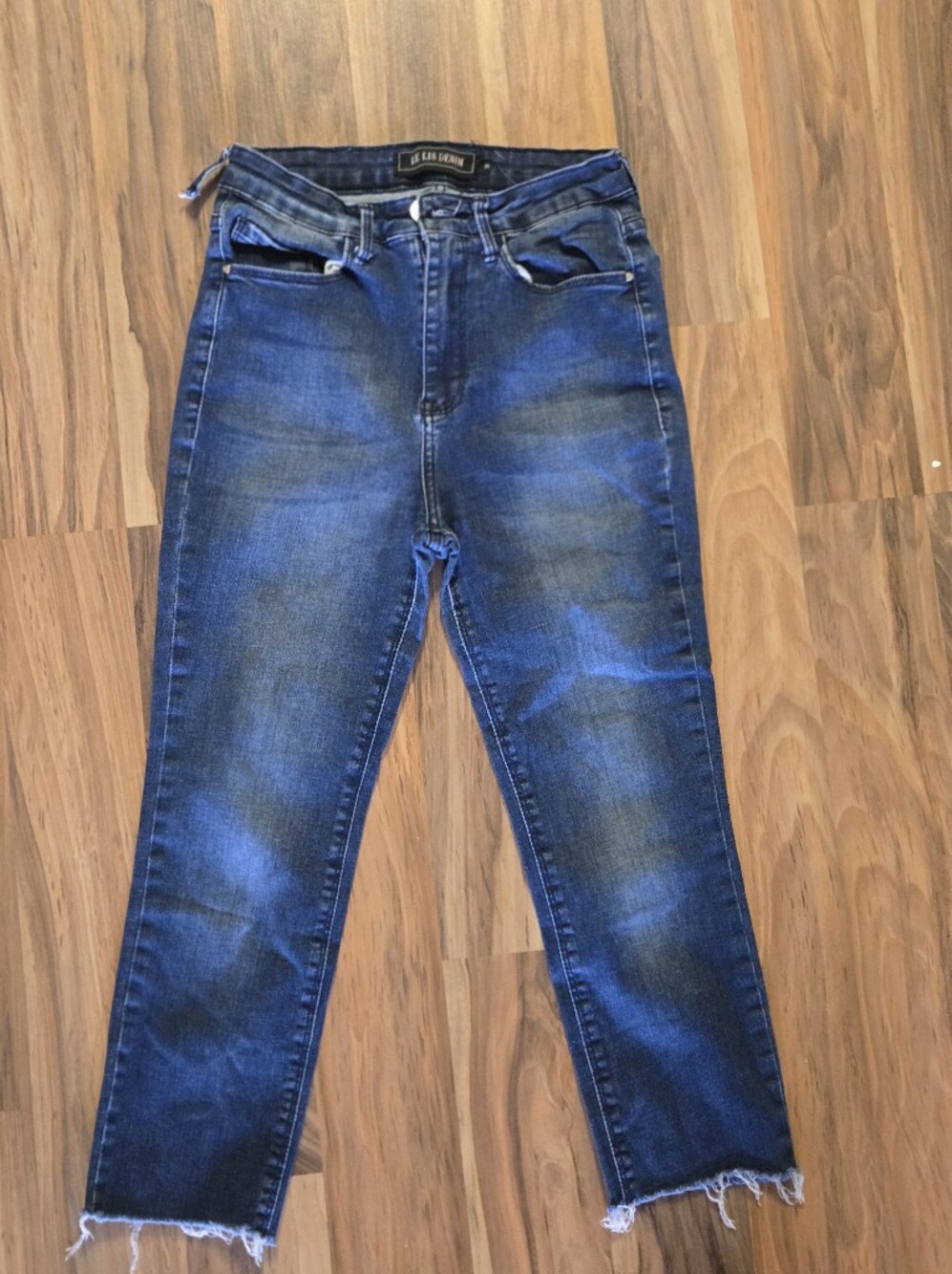 Le Lis Medium Wash Straight Leg Raw Hem Jeans Size 36